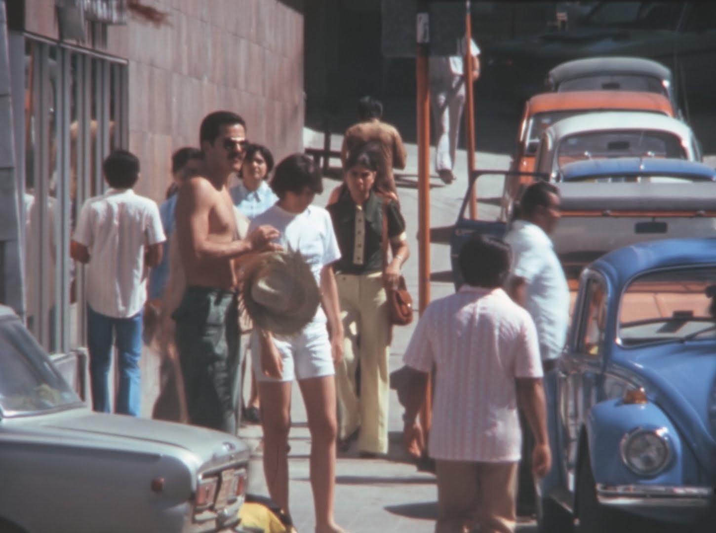 People walk in Acapulco in the 1970s